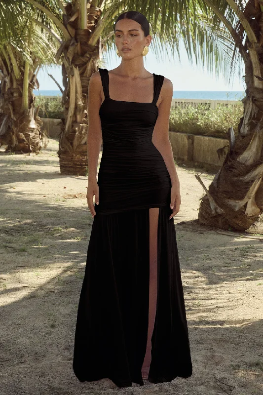 Carlie Maxi Dress - Black Comfortable Fitted Maxi Dress