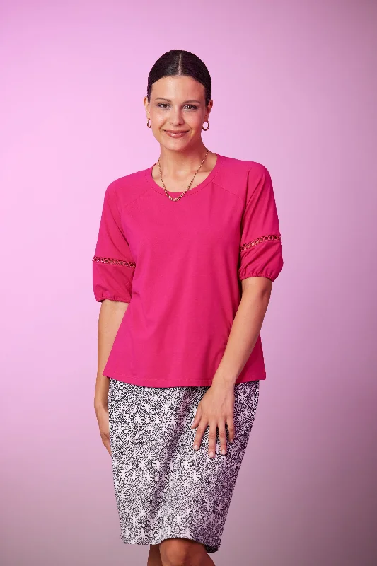 NEWPORT TRISTAN TEE - FUCHSIA Boxy Fit Fitted Loose