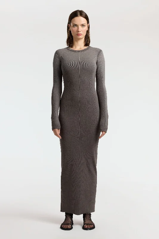 Verona Crewneck Maxi Dress Stylish Maxi Dress with Pleats