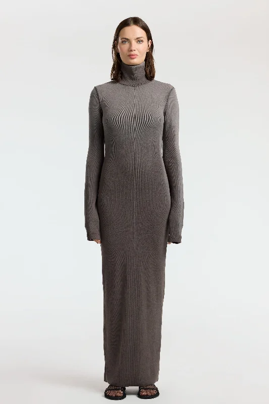 Verona Turtleneck Maxi Dress Stylish Pleated A-Line Maxi Dress