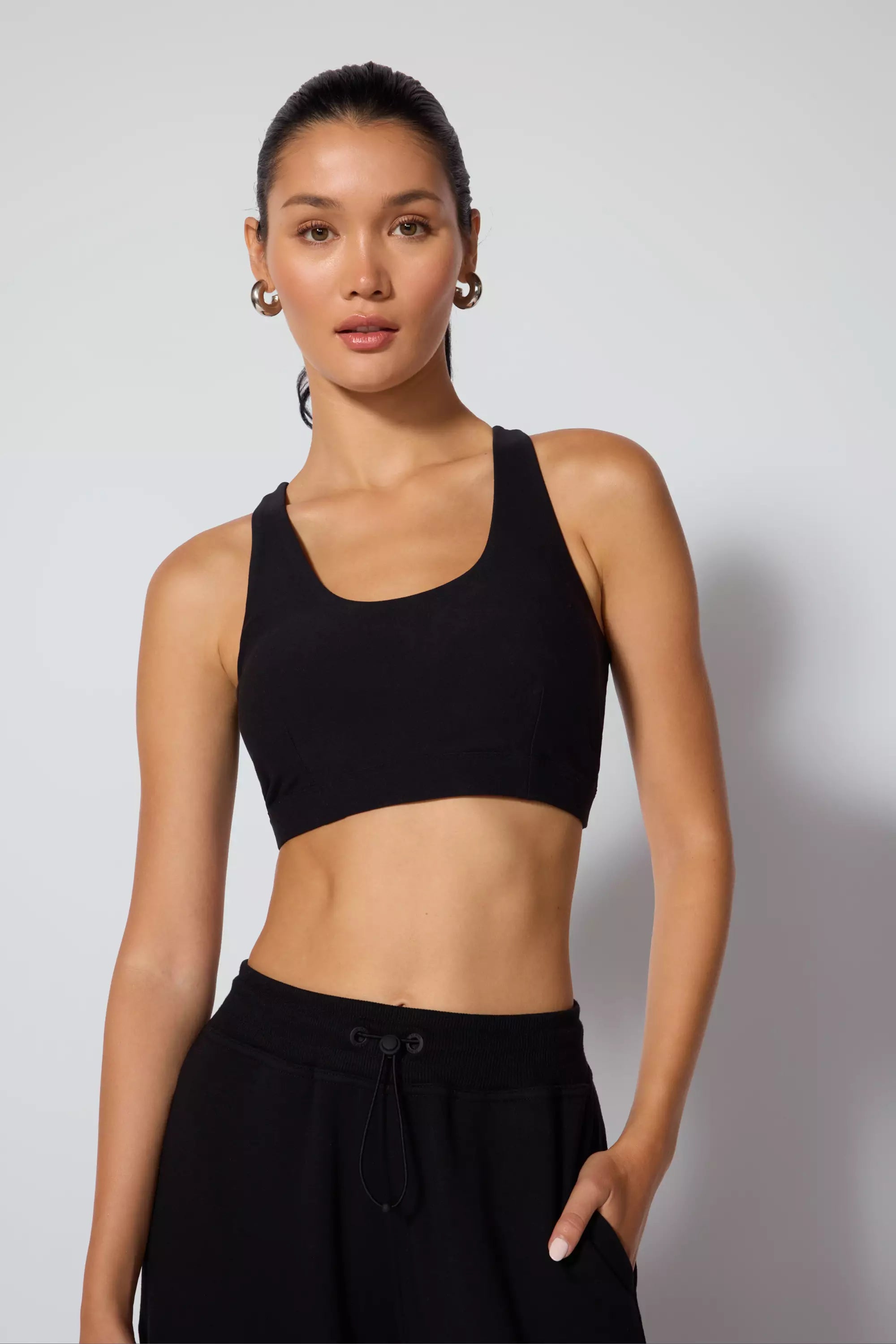 Explore Bra - Black Sleek Sports Bra