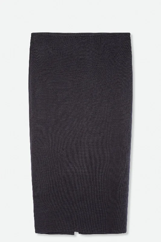 MADISON FITTED PENCIL SKIRT IN SUPER FINE MERINO KNIT lightweight skirt design